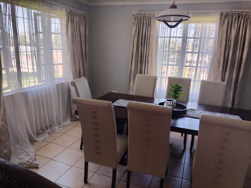 5 Bedroom Property for Sale in Amalinda Eastern Cape